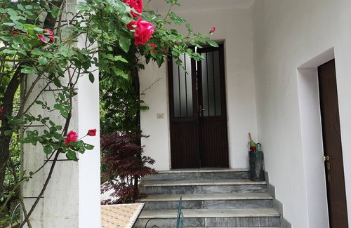 Precotto Apartment | SPACIOUS AND QUIET APARTMENT IN A VILLA
