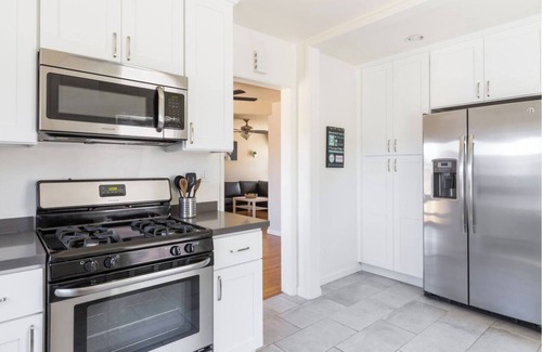 Fairmount Park House | Spacious and Remodeled 3 Bedroom House with Large Kitchen and Enclosed Yards!