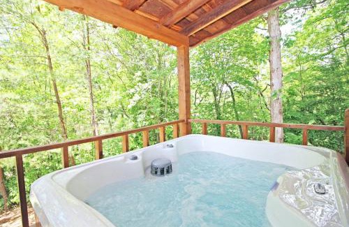 Copperhill House | Spacious and Rustic Cabin with a Hot Tub near Copperhill for a Family Getaway in Tennessee