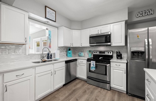 South Pinellas Community Council House | Spacious and Short Drive to Beach