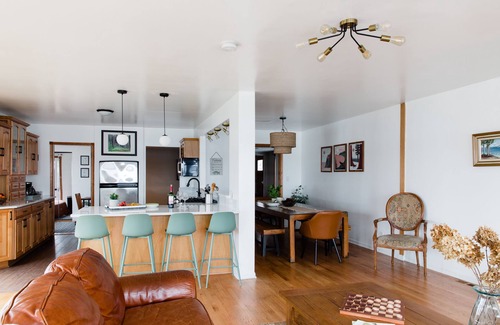 Fox Lake House | SPACIOUS and Stylish Lakefront Retreat, STUNNING Views, Firepit!