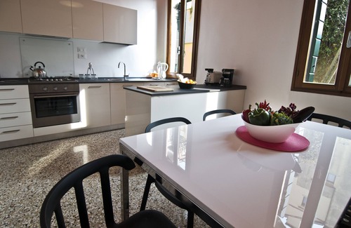 Dorsoduro Apartment | Spacious and sunny overlook on Zattere with view on Redentore Church