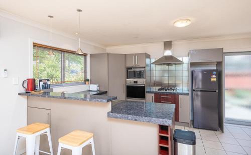 Ilam House | Spacious and Tranquil 4 Bed House Near UC