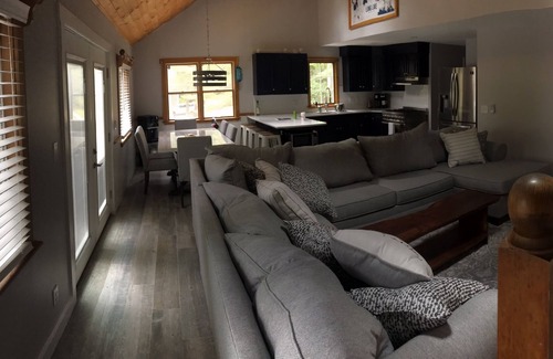 Naples House | Spacious and updated family home with Long Lake access