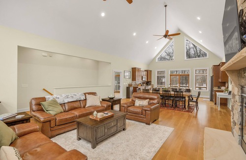 Treeloft House | Spacious and Updated Home in Wintergreen