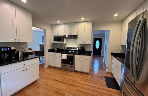 Annandale House | Spacious Annandale Gem - Near DC