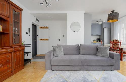 Konstancin-Jeziorna Apartment | Spacious Apartment Close to Warsaw for 5 people by Noclegi Renters