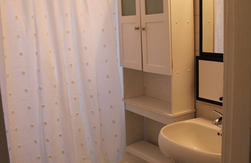 Richmond Heights Apartment | Spacious Aparment in the center of St. Louis.