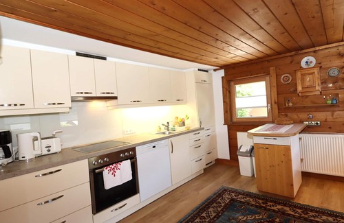 Bruck am Ziller Apartment | Spacious apartment in typical Tyrolean style
