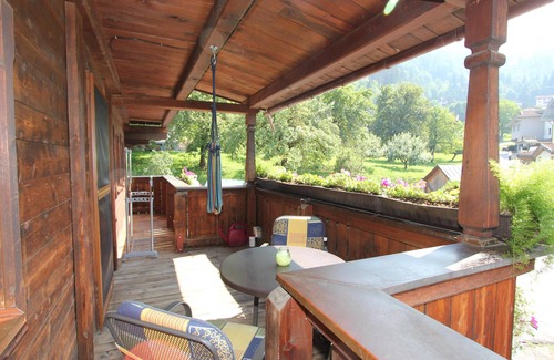 Bruck am Ziller Apartment | Spacious apartment in typical Tyrolean style