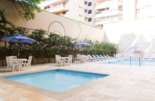 Barra da Tijuca Apartment | Spacious Apartment with Sea View
