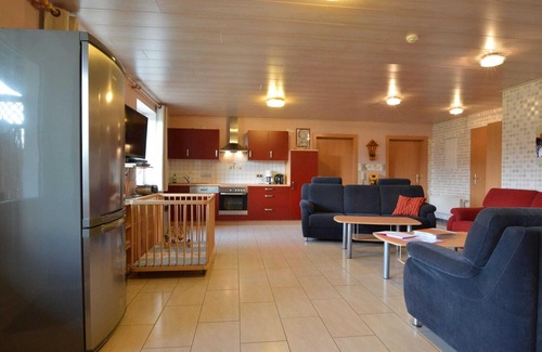 Burg-Reuland Apartment | Spacious Apartment in Grüfflingen with Sauna