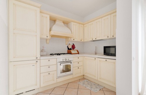Bruzzano Apartment | Spacious Apartment 600mt from Metro M3 Comasina
