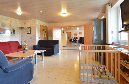 Burg-Reuland Apartment | Spacious Apartment in Grüfflingen with Sauna