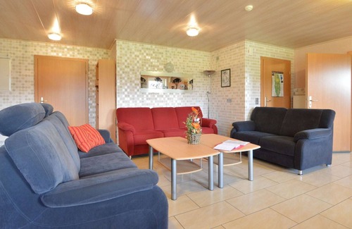 Burg-Reuland Apartment | Spacious Apartment in Grüfflingen with Sauna