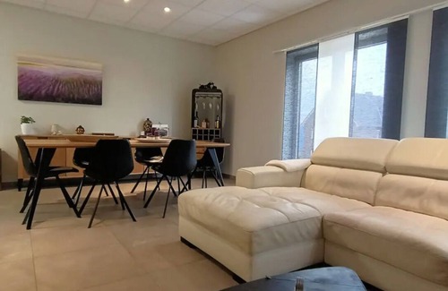 Neeroeteren Apartment | Spacious Apartment