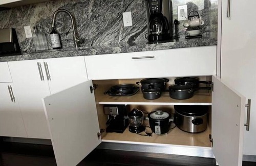 Hialeah Apartment | Spacious Apartment Central Located