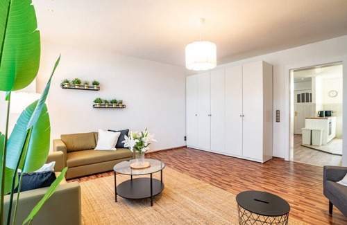 Strausberg Apartment | Spacious Apartment in Strausberg - Sleeps 6