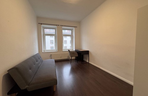 Plagwitz Apartment | Spacious Apartment for Families or Small Groups