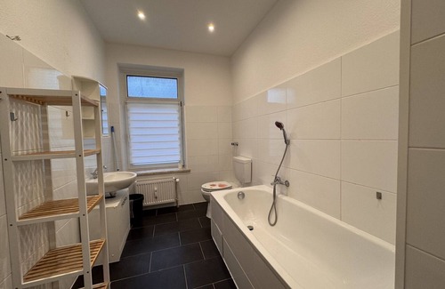Plagwitz Apartment | Spacious Apartment for Families or Small Groups