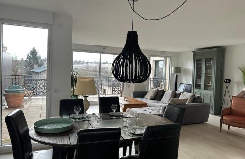 Saint-Cloud Apartment | Spacious apartment - gates of paris