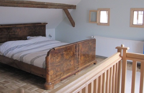 Nagyszekely Apartment | Spacious apartment with use of swimming pond in tranquil village