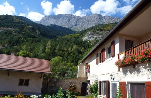 Le Glaizil Apartment | Spacious apartment in old farmhouse, 2 bedrooms, 2 shower rooms, sleeps 6