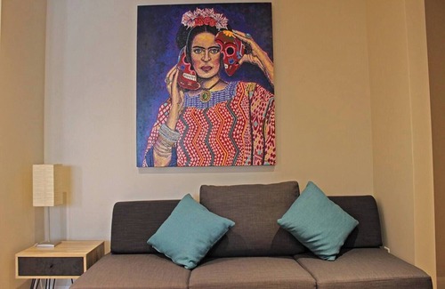 Desjardins Apartment | Spacious apartment in a great location
