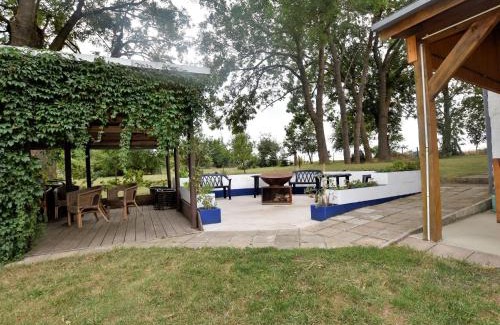 Boddin Apartment | Spacious Apartment in Boddin with Garden