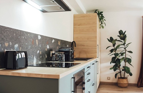Epernay Apartment | Spacious apartment in the Champagne capital!