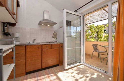 Murter Apartment | Spacious apartment in Murter