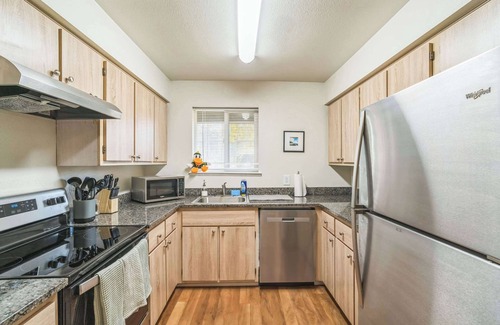 Harlow Apartment | Spacious Apartment in Prime Location 5mins to DT