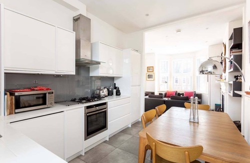 North Kensington Apartment | Spacious Apartment near Portobello Road