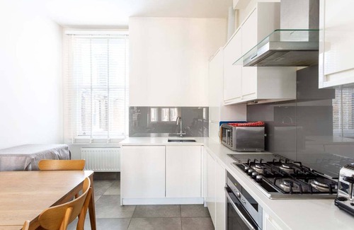 North Kensington Apartment | Spacious Apartment near Portobello Road