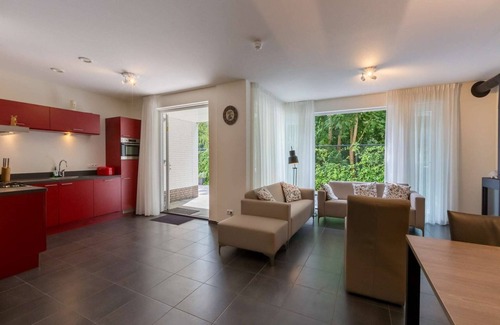 Dishoek Apartment | Spacious Apartment in Koudekerke with Terrace