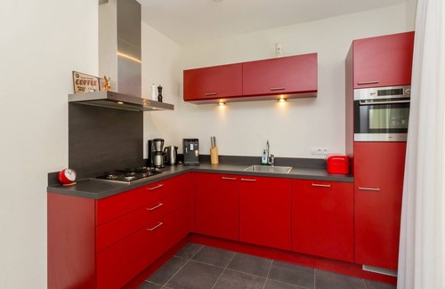 Dishoek Apartment | Spacious Apartment in Koudekerke with Terrace