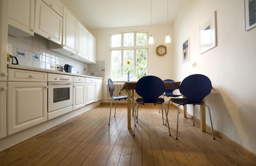 Nordenholz Apartment | Spacious apartment * On the mountain 1 * on the edge of the forest Hasbruch