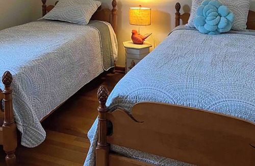Ligonier Apartment | Spacious Apartment on the Diamond