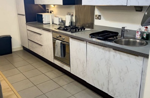 Cranbrook Apartment | Spacious apartment overlooking the city