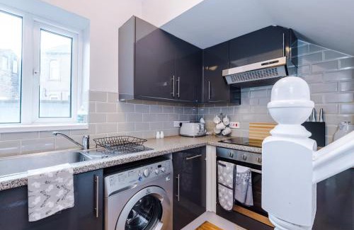Morley Apartment | Spacious Apartment Retreat + Free WiFi