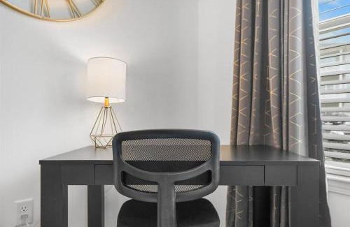 Orange Park Apartment | Spacious Apartment Sleeps 4, near NAS Jax w Pool, Gym