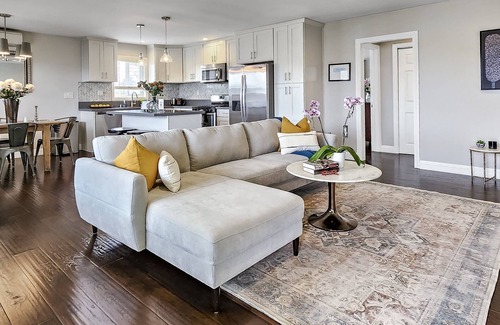 Washington Culver Apartment | Spacious Apartment Near Venice and Sony Studios