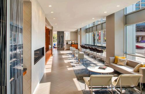 Crystal City Apartment | Spacious Apartment w Rooftop Views