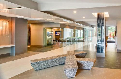 Crystal City Apartment | Spacious Apartment w Rooftop Views
