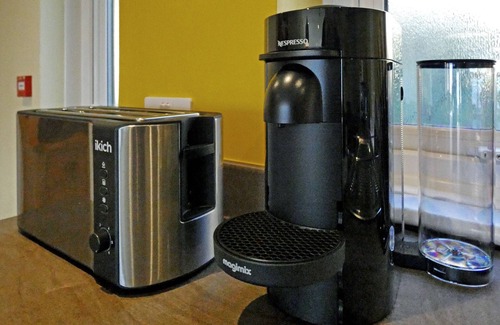 Barmouth Apartment | Spacious apartment with fabulous views and shared sun terrace.