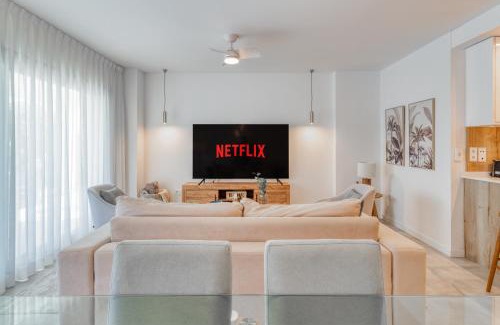 Estepona Apartment | Spacious apartment with terrace and garden close to the sea