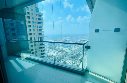 Jumeira 3 Apartment | Spacious apartment with fitness room and WiFi in beautiful Dubai