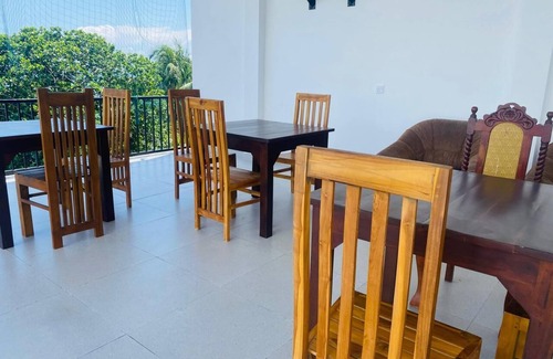 Kamburugamuwa Apartment | Spacious apartment with 13 bedrooms with bathrooms.Fiber wifi also have