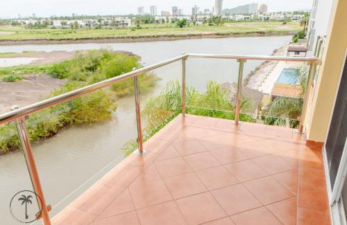 Marina Mazatlan Apartment | Spacious Apartment with Pool Facing the Ocean in Mazatlán - Marina