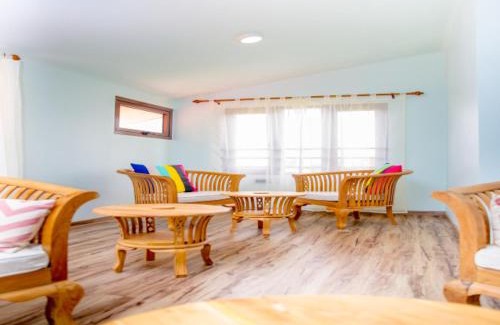 Mahe Island Apartment | Spacious apartment with sea view, Au Cap, 124 m²
